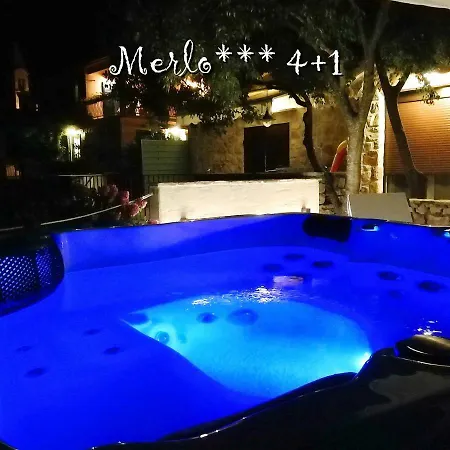Apartment Merlo & Skancija Dol (Hvar)